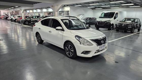 NISSAN VERSA 1.6 16V FLEXSTART SL 4P XTRONIC NISSAN VERSA 1.6 16V FLEXSTART SL 4P XTRONIC